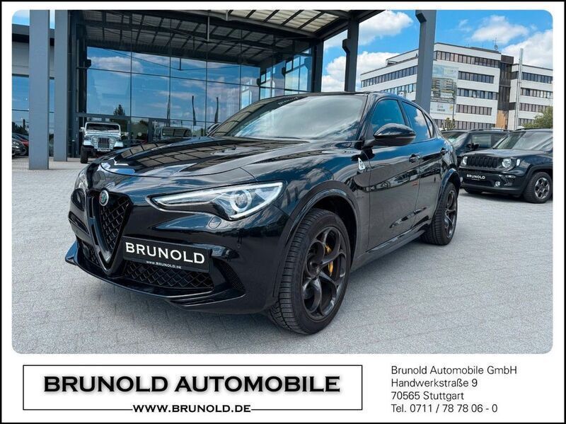 Schwarz Gebraucht 2022 Alfa Romeo Stelvio Quadrifoglio SUV | 62.900 € (Etwas zu teuer) - Bild 1/4