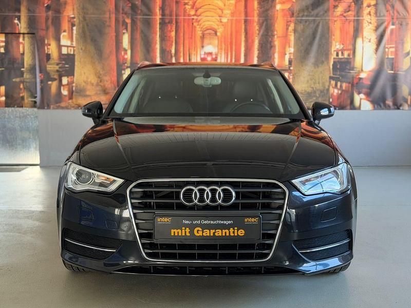 Gebraucht Audi A3 Ambiente 140 PS (102 kW) 2014 Schwarz Limousine