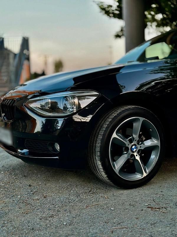 Gebraucht BMW 118 143 PS (105 kW) 2014 Schwarz Kleinwagen