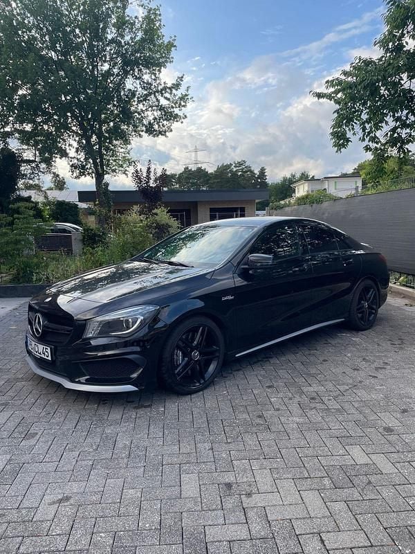 Schwarz Gebraucht 2015 Mercedes CLA45 AMG AMG Limousine | 20.990 € (Fairer Preis) - Bild 1/4