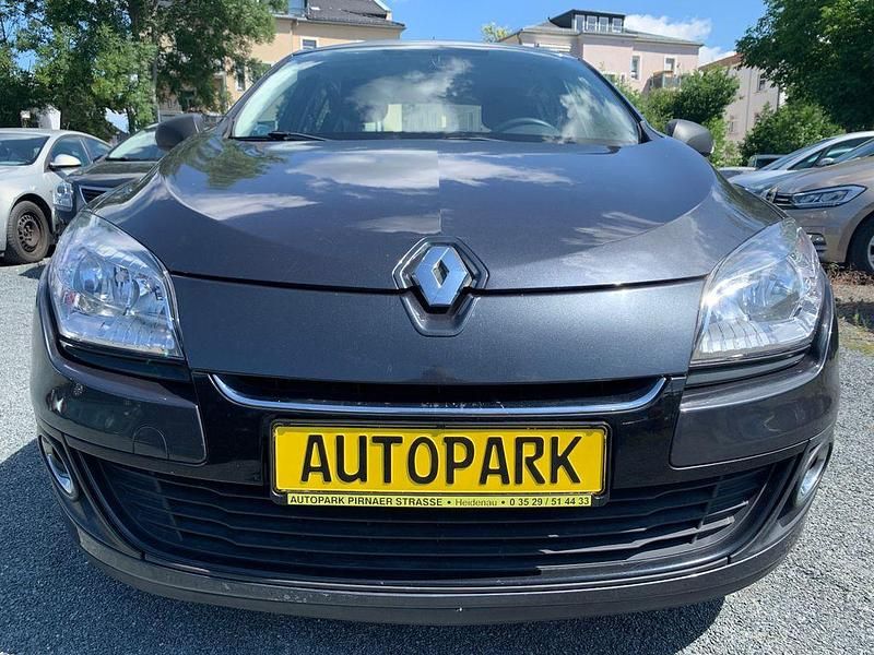 Gebraucht Renault Mégane 101 PS (74 kW) 2013 Grau Limousine