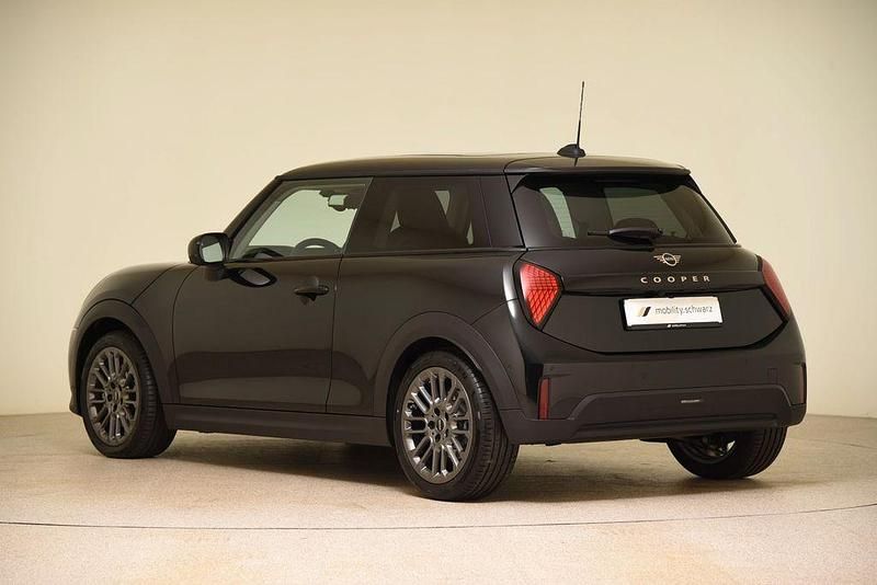 Gebraucht Mini Cooper Classic 156 PS (114 kW) 2024 Schwarz Kleinwagen