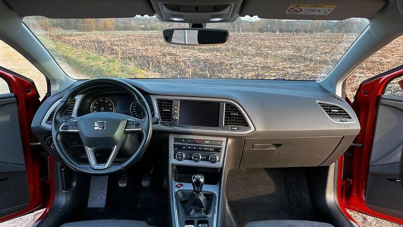 Gebraucht Seat Leon XCELLENCE 125 PS (91 kW) 2018 Orange Limousine