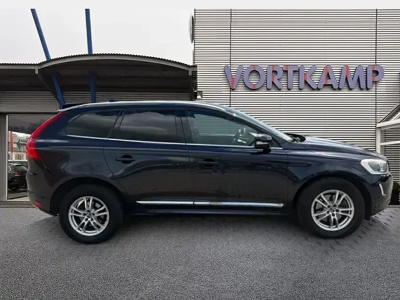 Gebraucht Volvo XC60 Summum 190 PS (139 kW) 2017 Magic blue (metallic) SUV