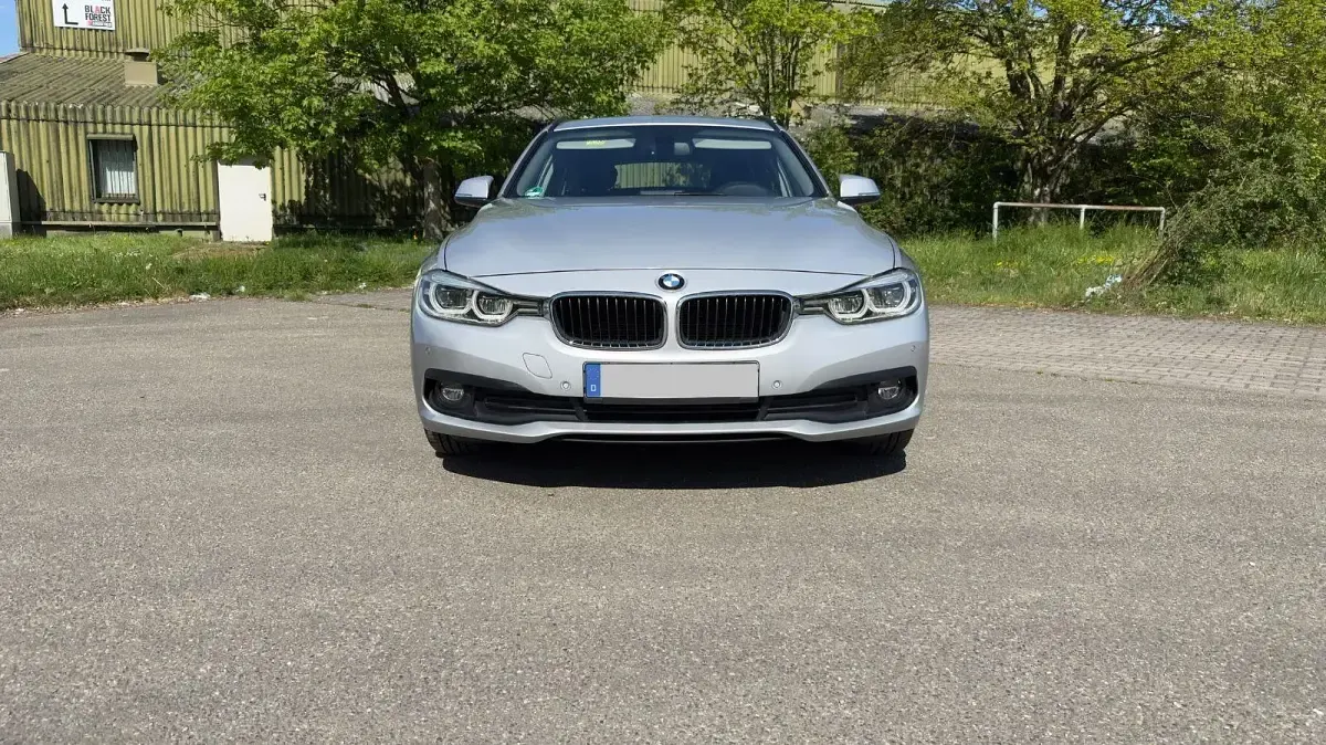 Gebraucht BMW 320 190 PS (139 kW) 2019 Silber Kombi