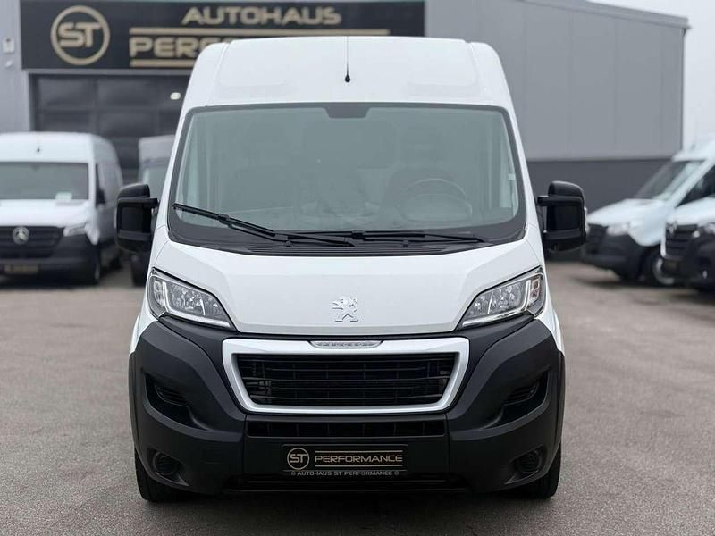 Gebraucht Peugeot Boxer 131 PS (96 kW) 2018 Weiß Van