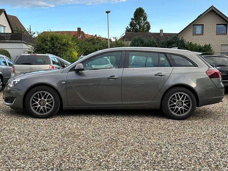 Gebraucht Opel Insignia Edition 170 PS (125 kW) 2017 Grau Kombi