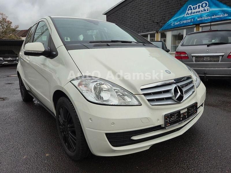 Gebraucht Mercedes A180 116 PS (85 kW) 2011 Weiß Van / Kleinbus