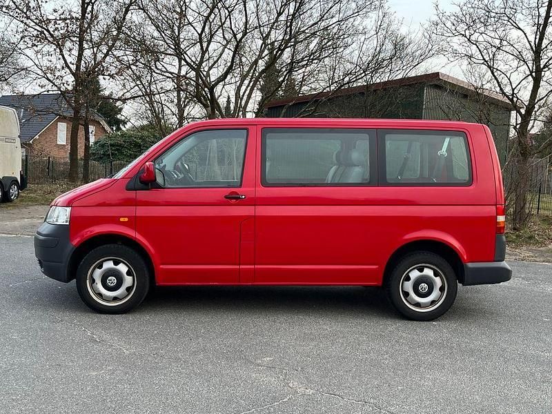 Gebraucht VW Caravelle 102 PS (75 kW) 2006 Rot Van / Kleinbus