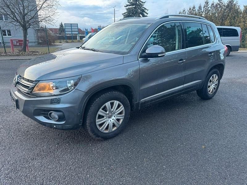 Grau Gebraucht 2012 VW Tiguan Style SUV | 5.700 € (Superpreis) - Bild 1/4