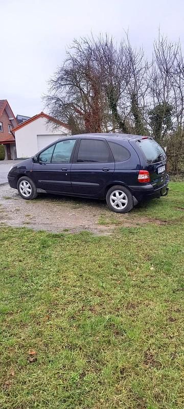Gebraucht Renault Scénic 106 PS (77 kW) 2001 Blau Van / Kleinbus