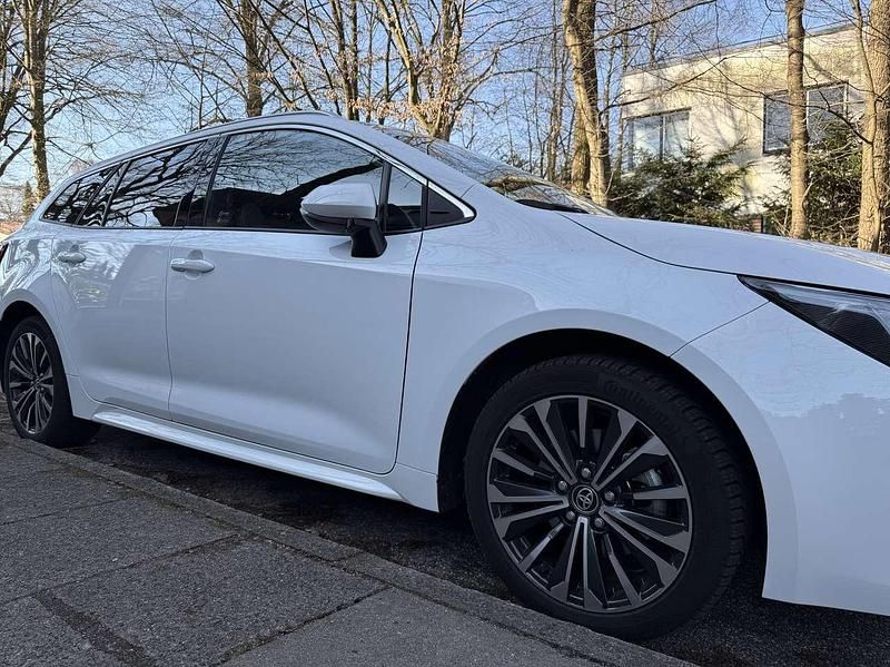 Gebraucht Toyota Corolla 196 PS (144 kW) 2025 Weiß Kombi