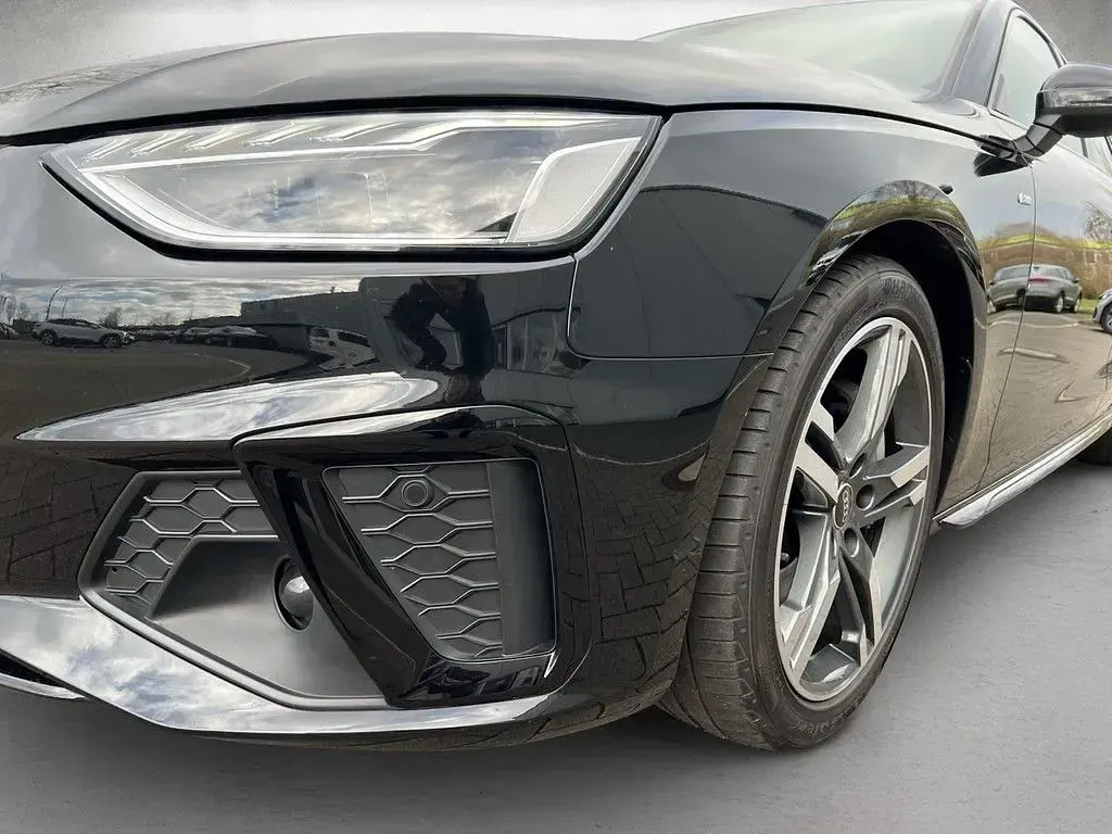 Gebraucht Audi A4 S-Line 265 PS (194 kW) 2023 Mythosschwarz metallic Kombi