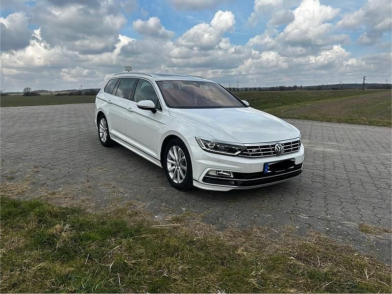 Weiß Gebraucht 2019 VW Passat Kombi | 25.500 € (Teuer) - Bild 1/4