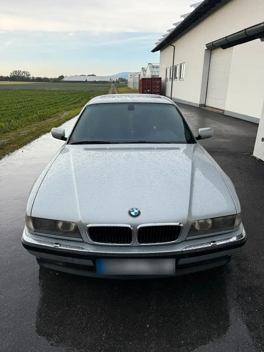 Gebraucht BMW 750L 326 PS (239 kW) 1997 Silber Limousine