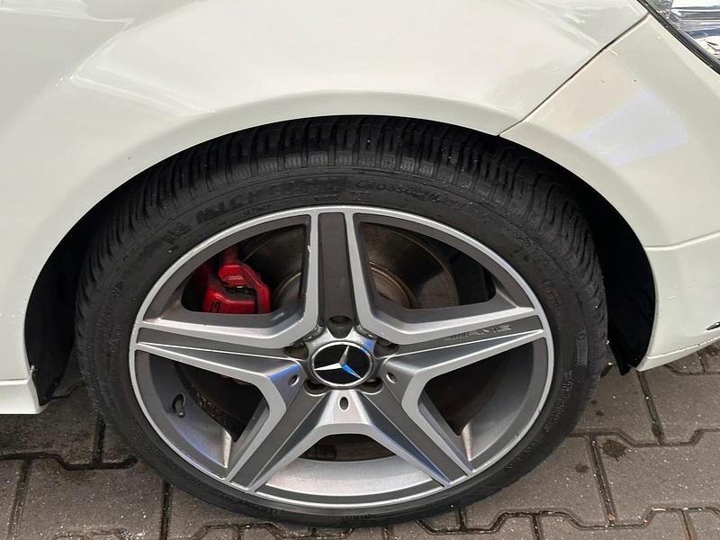 Gebraucht Mercedes C200 184 PS (135 kW) 2010 Limousine