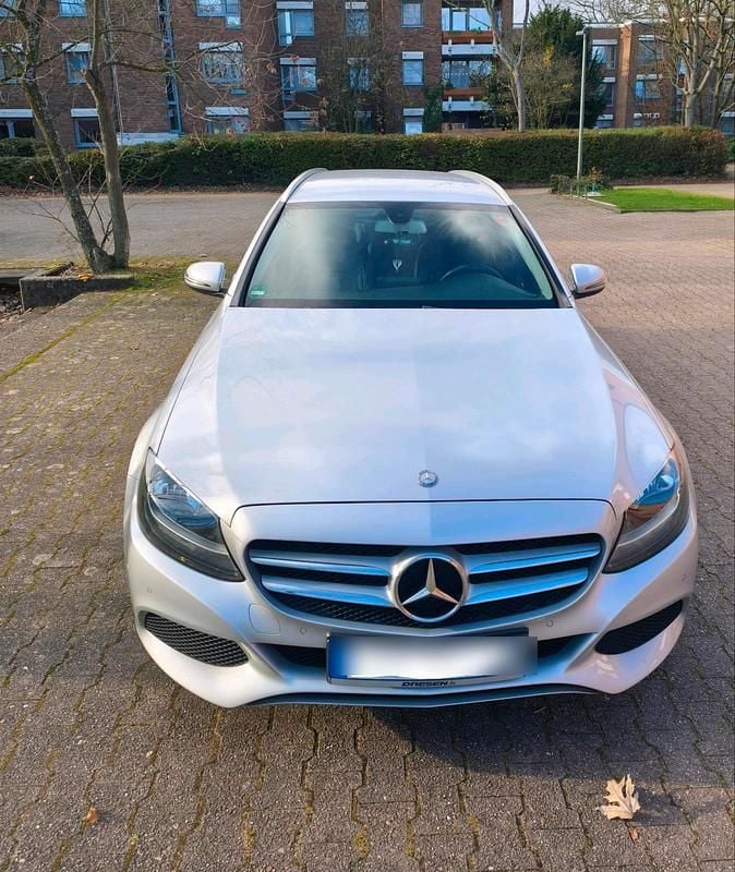 Silber Gebraucht 2017 Mercedes C180 Avantgarde Kombi | 18.500 € (Fairer Preis) - Bild 1/4
