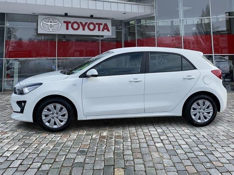 Gebraucht Kia Rio GT-Line 101 PS (74 kW) 2022 (ud) clear white s Limousine
