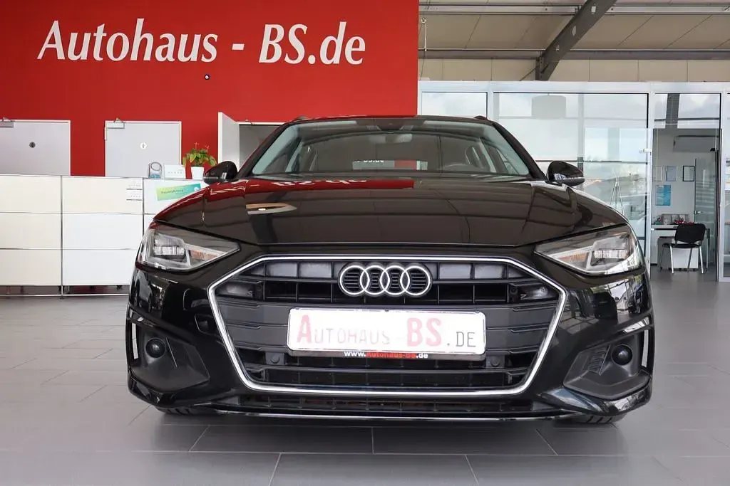 Gebraucht Audi A4 Sport 163 PS (119 kW) 2023 Brillantschwarz Kombi