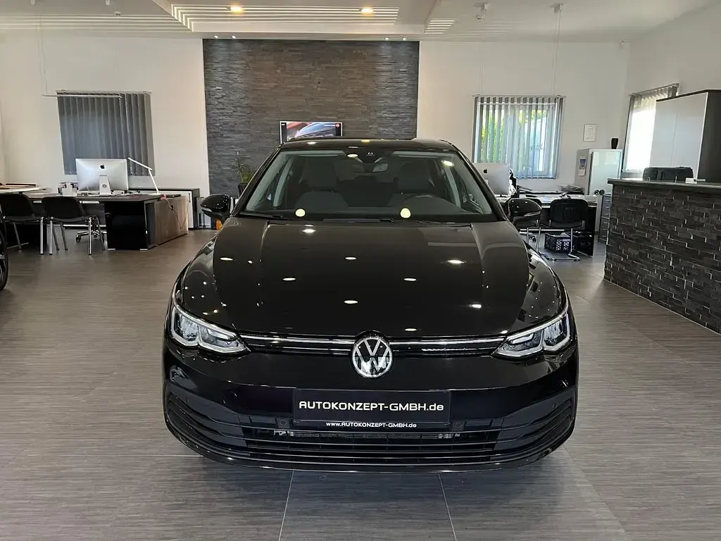 Second-hand VW Golf VII 150 CP (110 kW) 2020 Negru Berlinǎ
