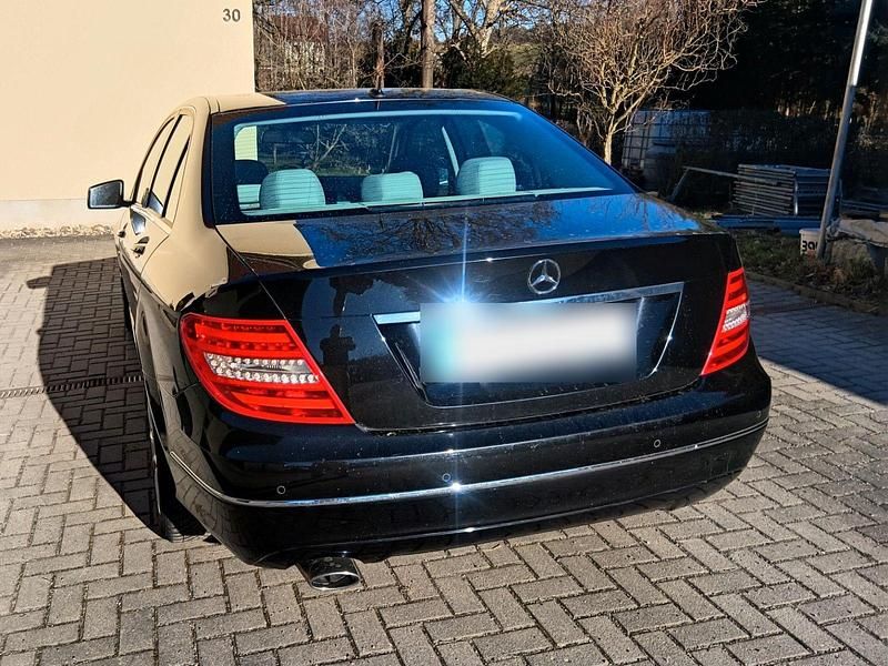 Gebraucht Mercedes C250 204 PS (150 kW) 2011 Schwarz Limousine