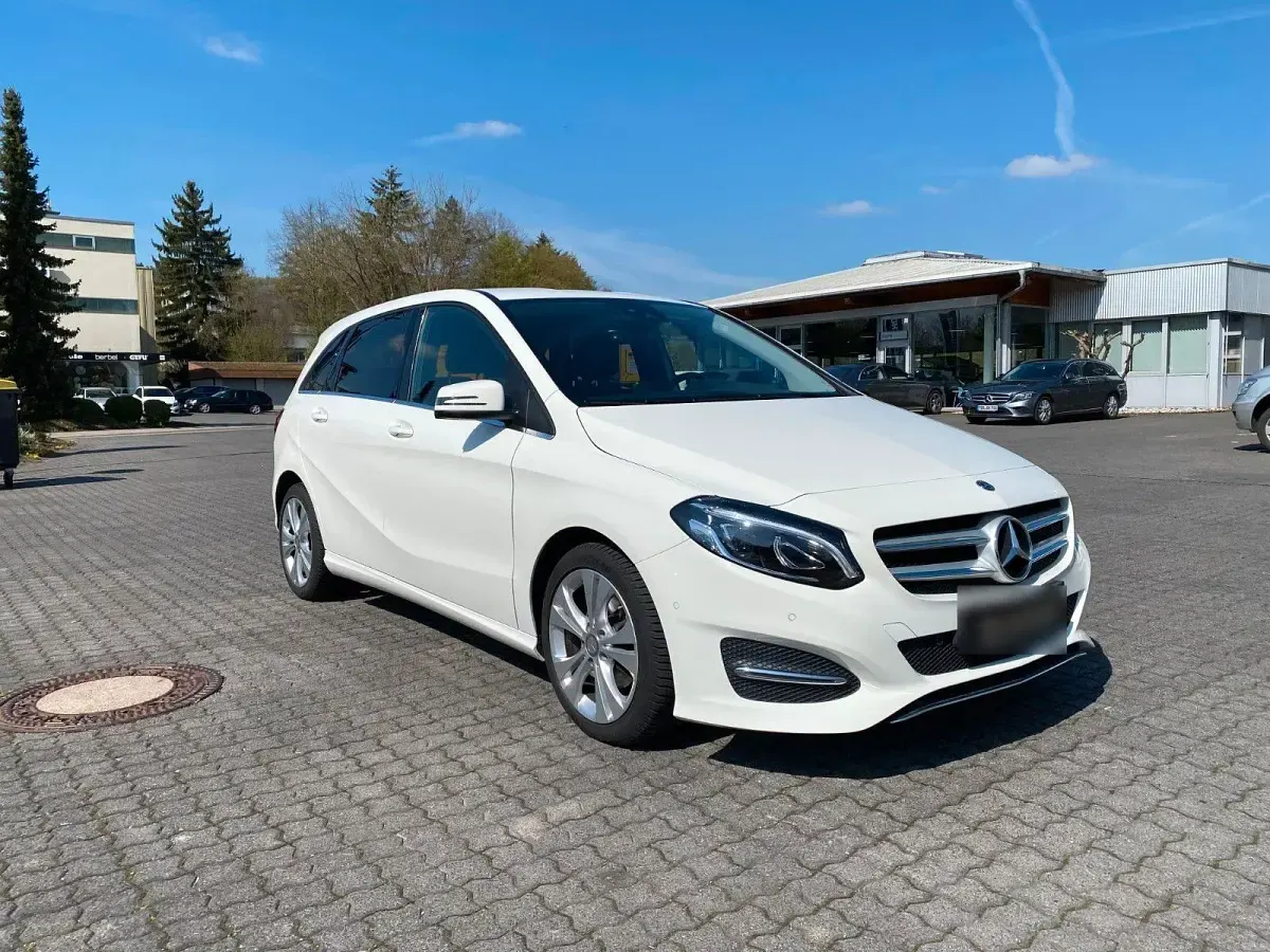 Gebraucht Mercedes B220 184 PS (135 kW) 2017 Weiß Van / Kleinbus