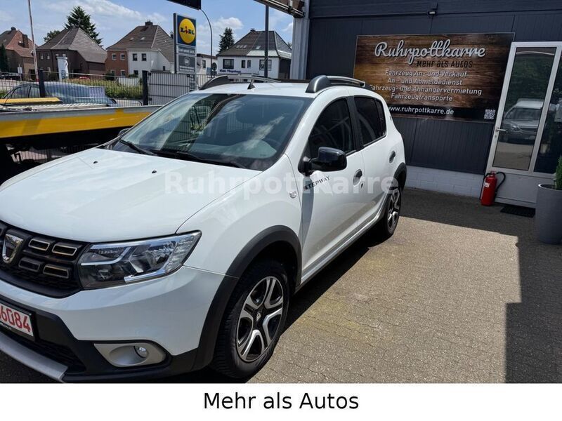 Weiß Gebraucht 2020 Dacia Sandero Celebration Kleinwagen | 8.990 € (Fairer Preis) - Bild 1/4