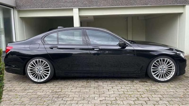 Second-hand BMW 740 326 CP (239 kW) 2017 Berlinǎ