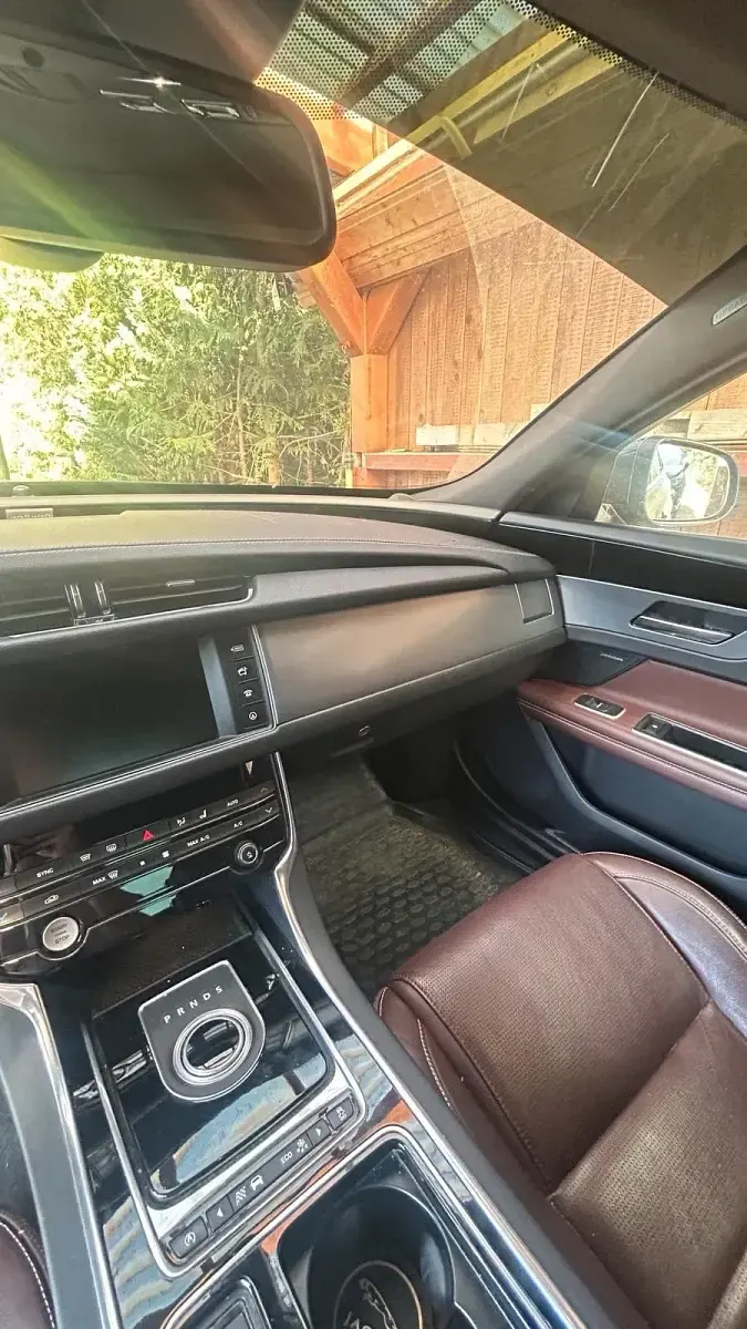 Gebraucht Jaguar XF 300 PS (220 kW) 2016 Schwarz Limousine
