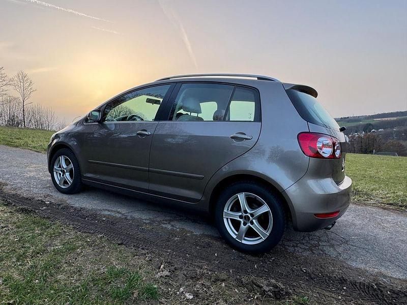 Gebraucht VW Golf Plus Cross Highline 160 PS (117 kW) 2009 Beige Van / Kleinbus