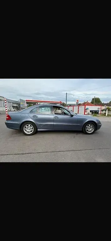 Używany Mercedes E280 Avantgarde 177 KM (130 kW) 2004 Niebieski Sedan/Limuzyna