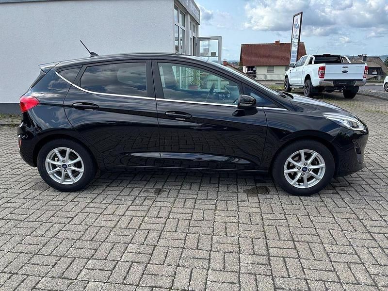 Schwarz Gebraucht 2020 Ford Fiesta Titanium Kleinwagen | 9.595 € (Guter Preis) - Bild 1/4