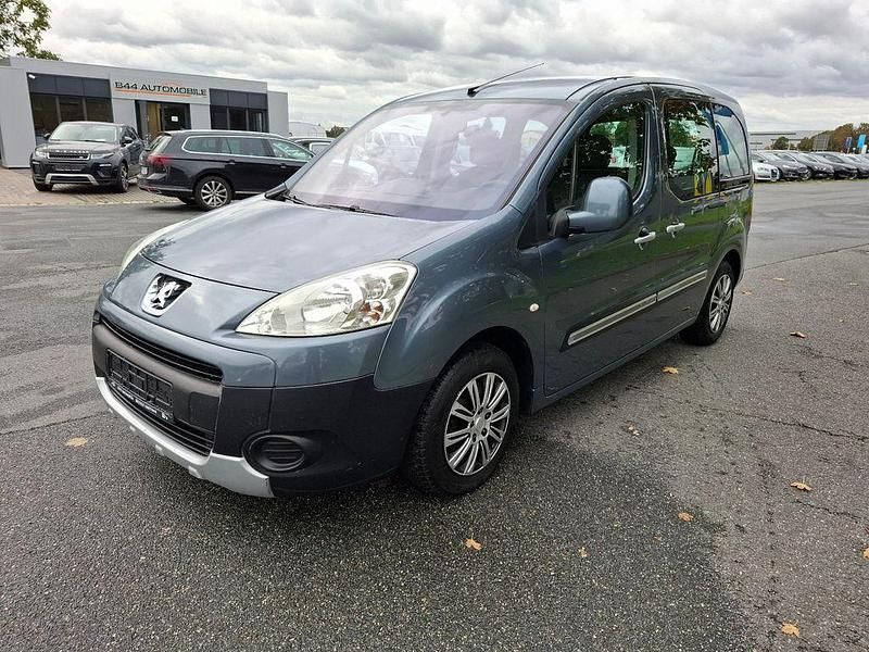 Grau Gebraucht 2009 Peugeot Partner Tepee Tendance Van / Kleinbus | 4.590 € (Fairer Preis) - Bild 1/4