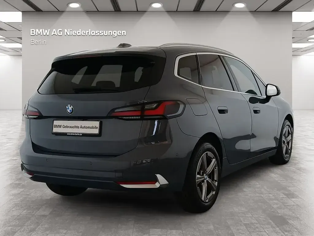 Gebraucht BMW 220 Active Tourer Sport Line 156 PS (114 kW) 2022 Grau Van / Kleinbus