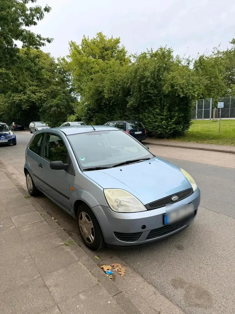 Gebraucht Ford Fiesta 69 PS (50 kW) 2005 Blau Kleinwagen