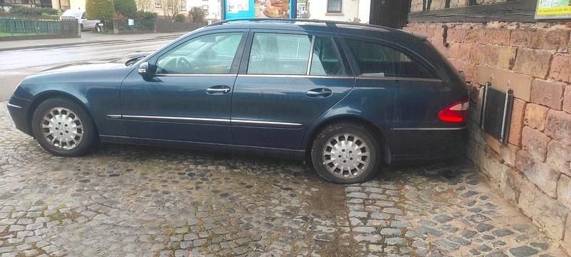 Second-hand Mercedes E240 177 CP (130 kW) 2004 Albastru Break