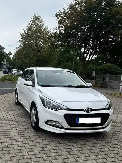 Gebraucht Hyundai i20 75 PS (55 kW) 2017 Weiß Limousine