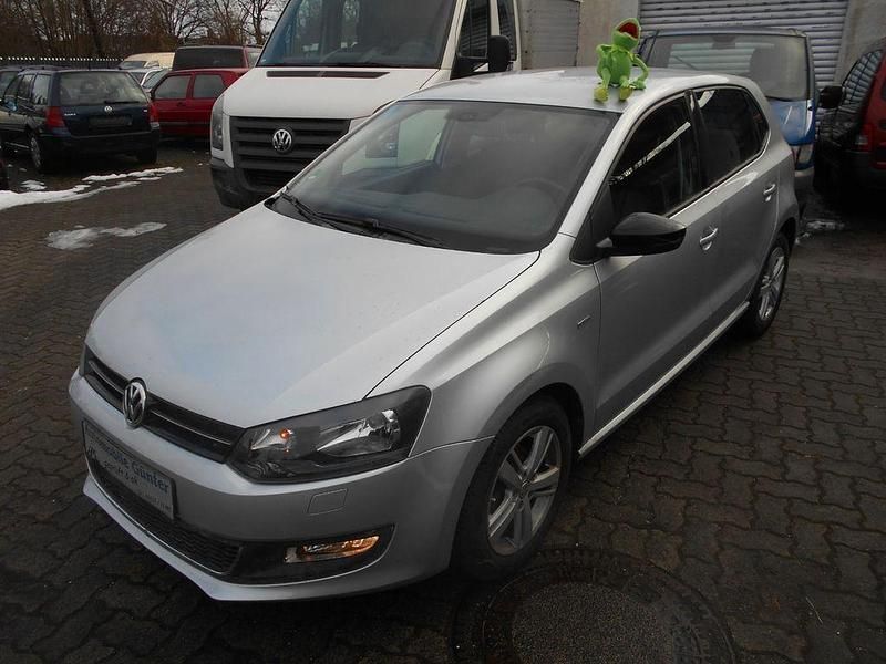 Silber Gebraucht 2012 VW Polo Match Limousine | 6.450 € (Fairer Preis) - Bild 1/4