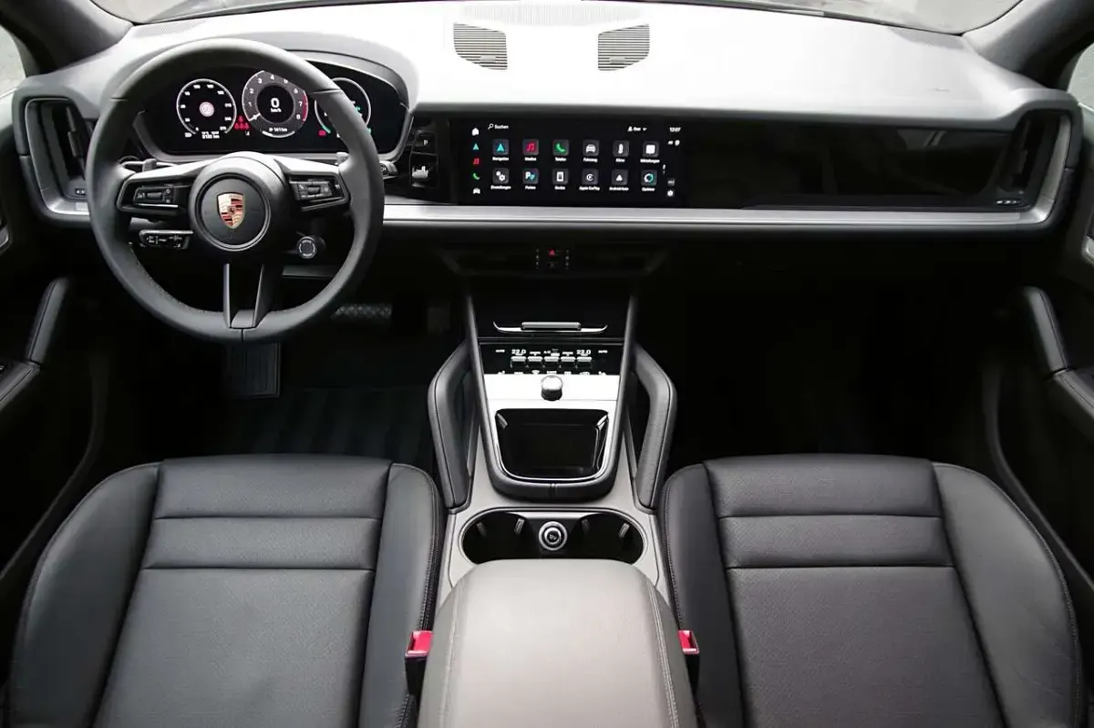 Second-hand Porsche Cayenne 354 CP (260 kW) 2025 Negru SUV