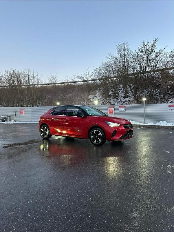 Rot Gebraucht 2020 Opel Corsa Edition Kombi | 11.500 € (Fairer Preis) - Bild 1/4