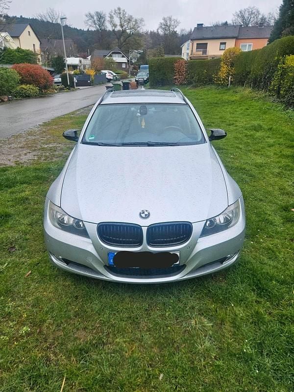 Gebraucht BMW 320 130 PS (95 kW) 2007 Grau Kombi
