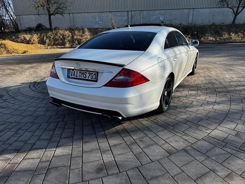 Gebraucht Mercedes CLS500 387 PS (284 kW) 2008 Weiß Limousine