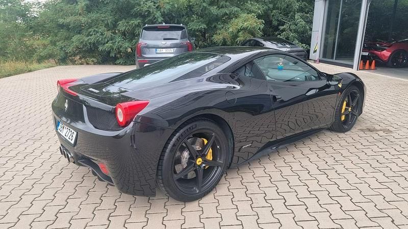 Second-hand Ferrari 458 566 CP (416 kW) 2010 Roșu Coupe