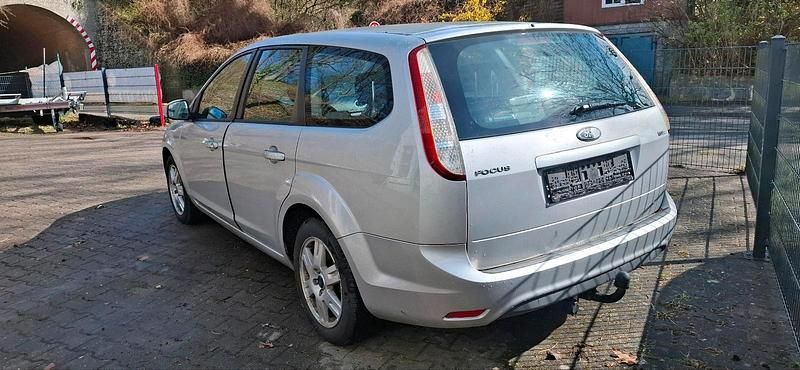 Gebraucht Ford Focus 110 PS (80 kW) 2008 Silber Kombi