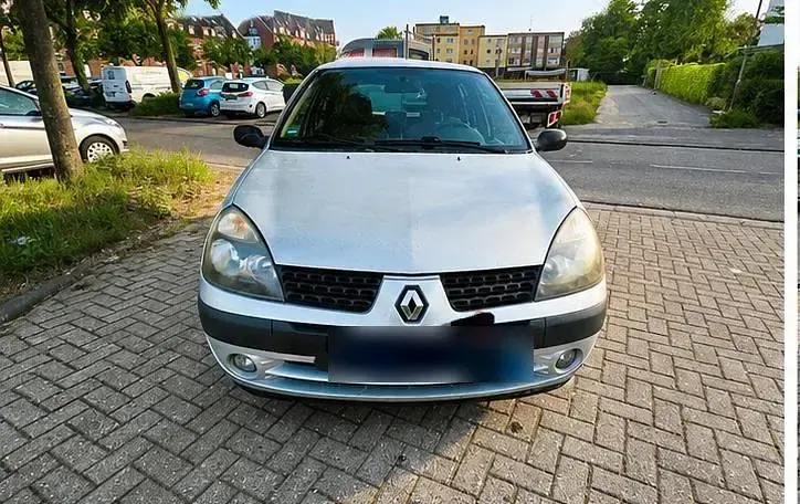 Gebraucht Renault Clio II Expression 58 PS (42 kW) 2002 Silber Kleinwagen