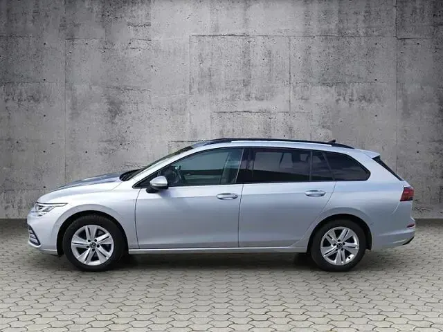 Gebraucht VW Golf VIII Life 150 PS (110 kW) 2022 Silber Kombi