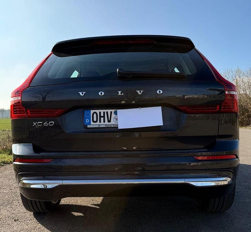 Gebraucht Volvo XC60 197 PS (144 kW) 2021 Grau SUV