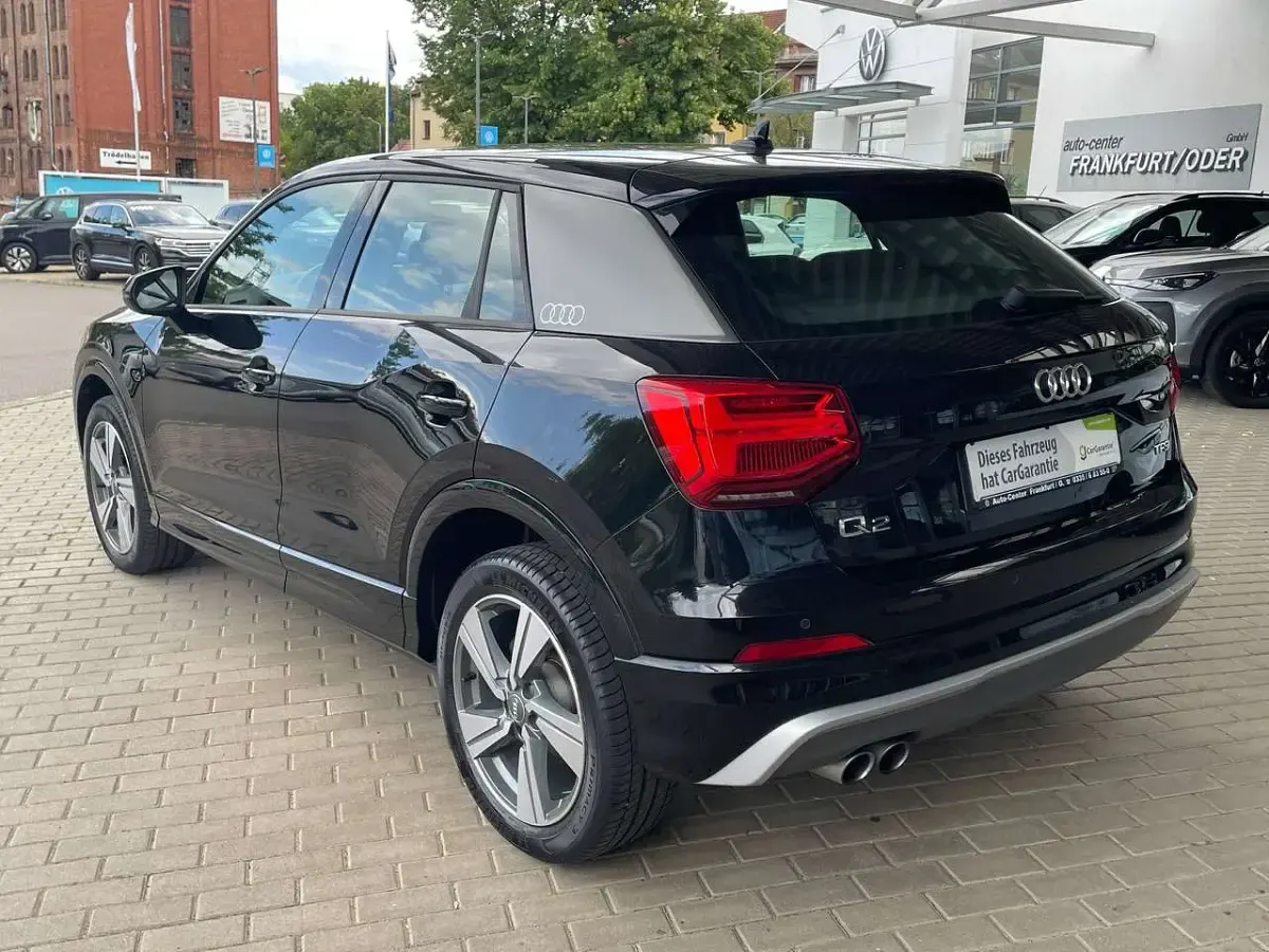 Gebraucht Audi Q2 Sport 150 PS (110 kW) 2017 Mythosschwarz SUV