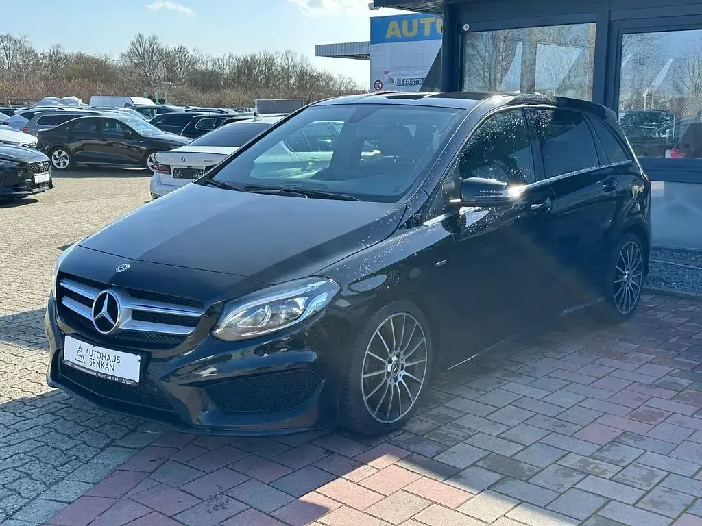 Gebraucht Mercedes B200 AMG line 136 PS (100 kW) 2018 Schwarz Kleinwagen