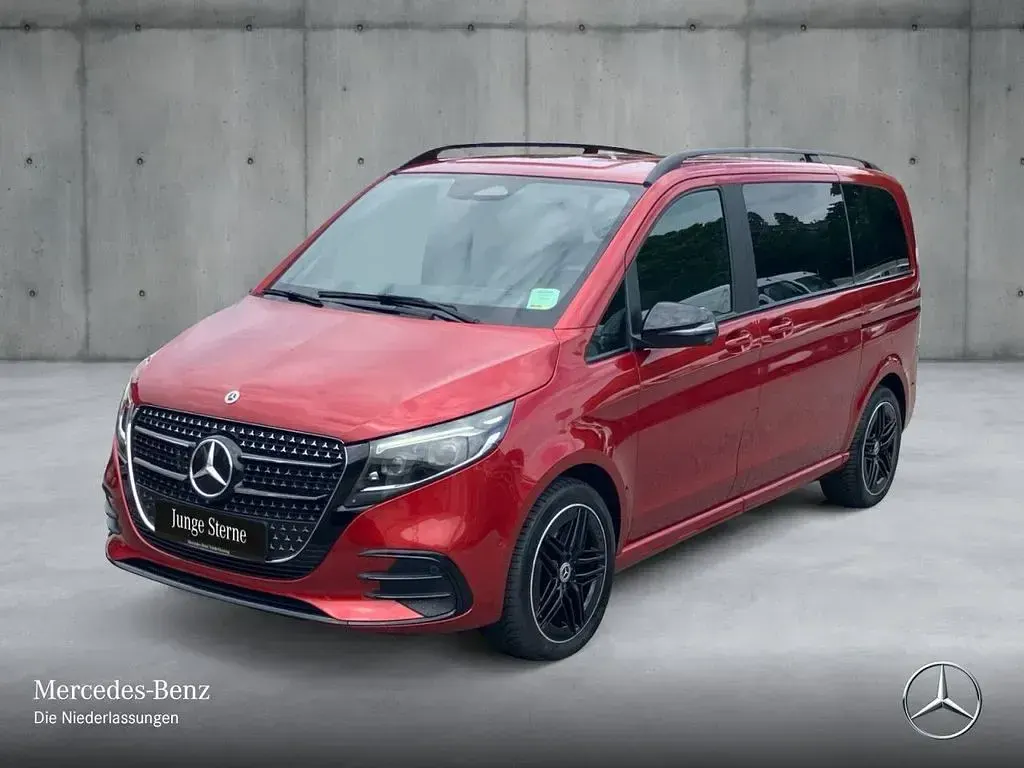 Gebraucht Mercedes V300 Avantgarde 237 PS (174 kW) 2024 Rot Van / Kleinbus